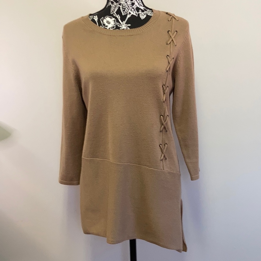 Women’s New Direction Asymetrical hem Long sleeve Sweater/Size:PM